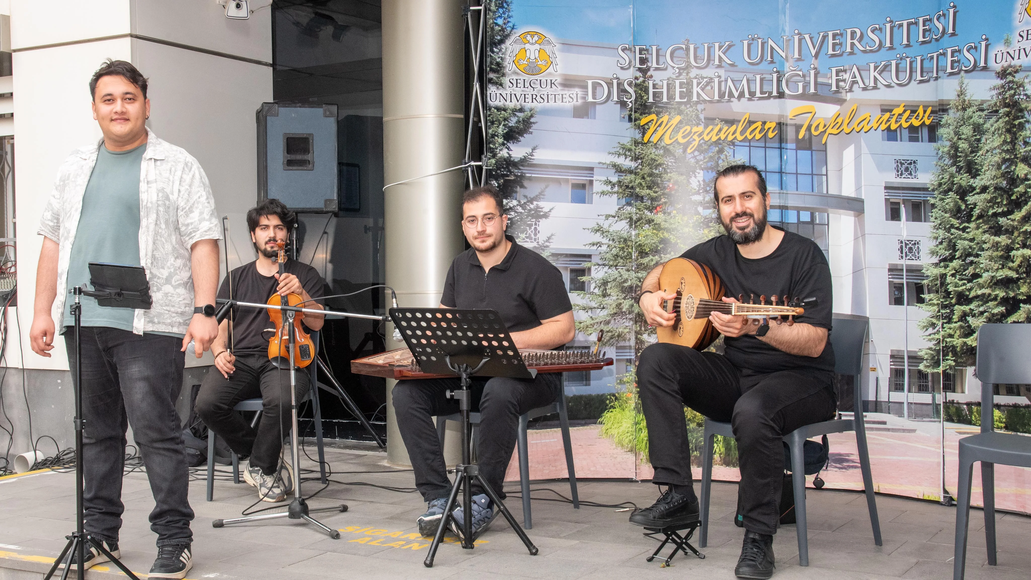 Diş Hekimliği Fakültesi mezunları, yıllar sonra bir arada